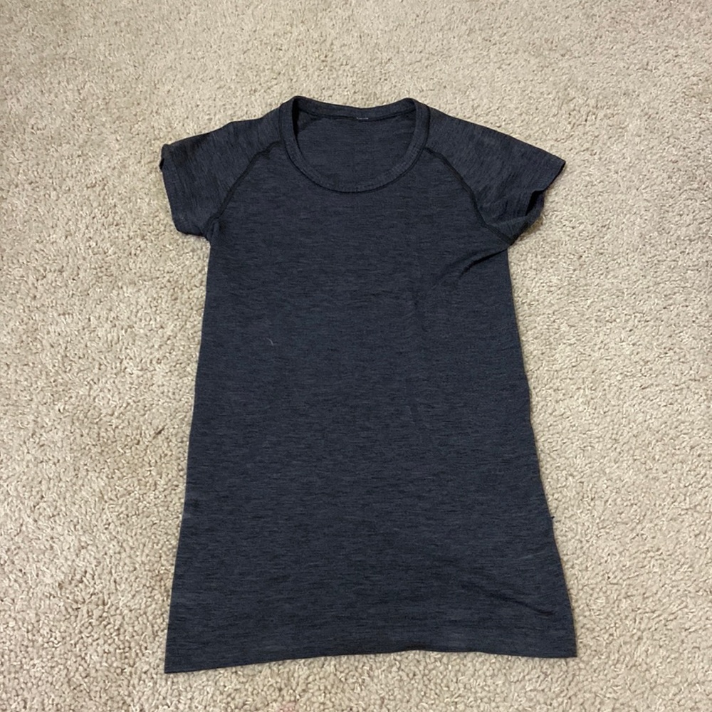 Dark grey Lululemon swiftly tech